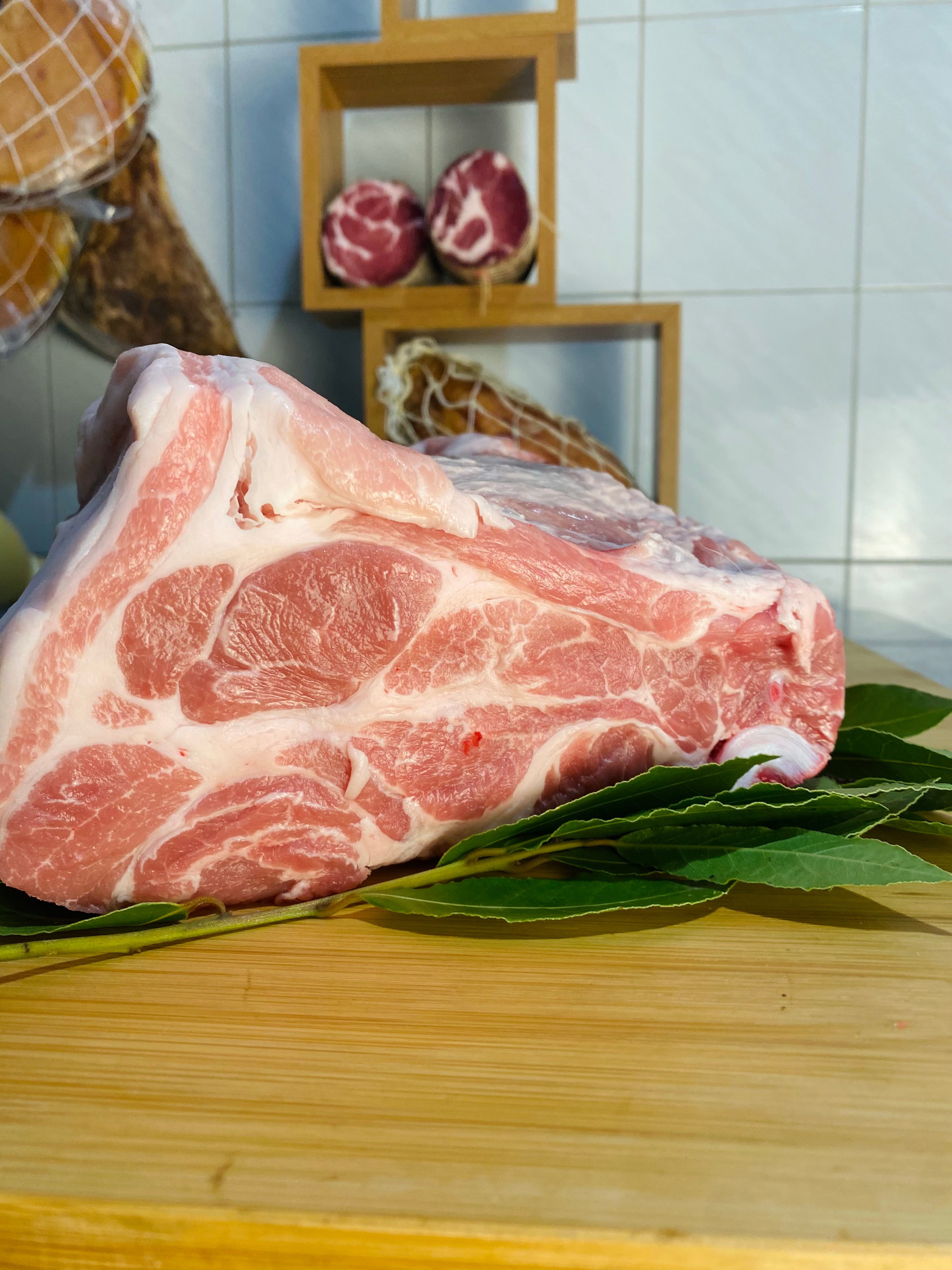 Capocollo Fresco di Maiale con Osso